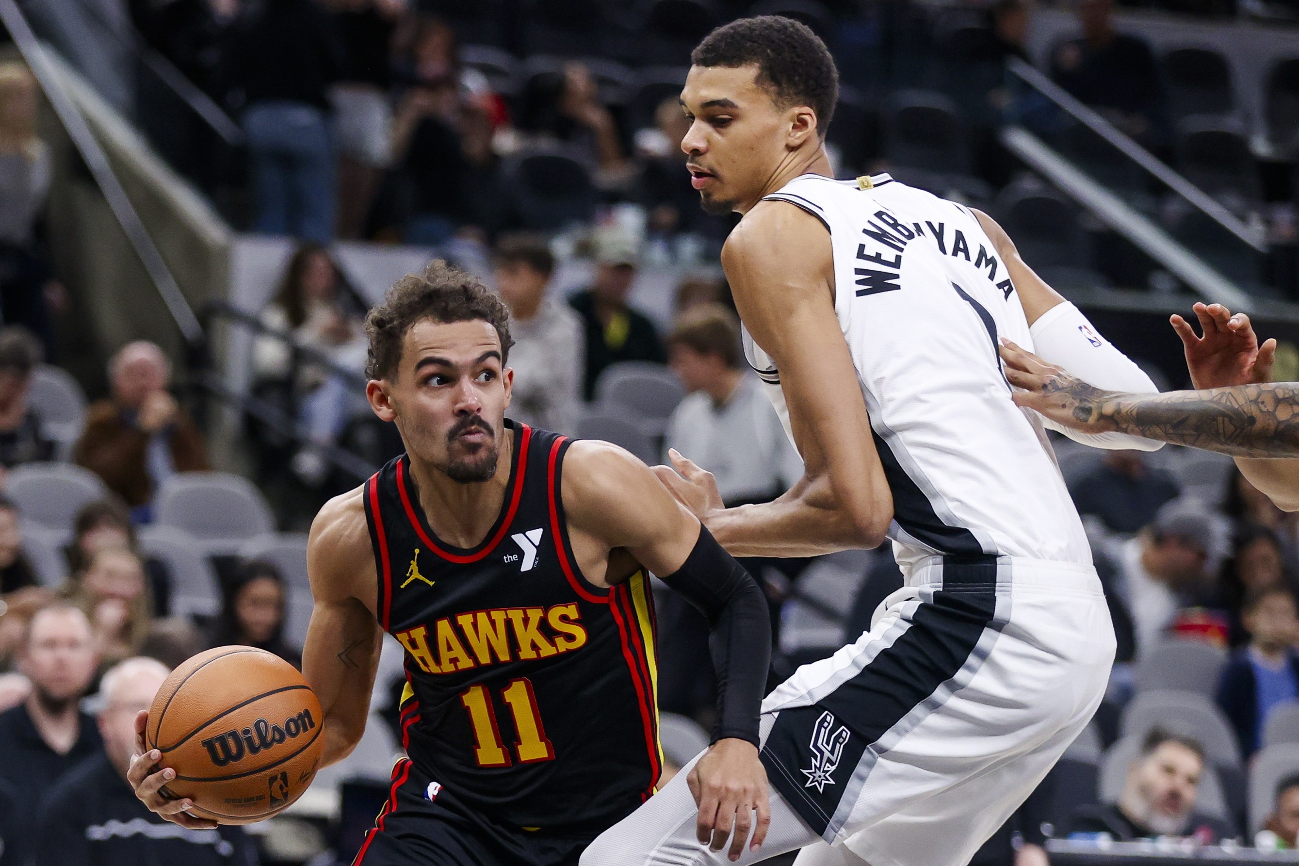 Fischer：特雷-杨曾一度有望联手文班 但福克斯合同比他先到期